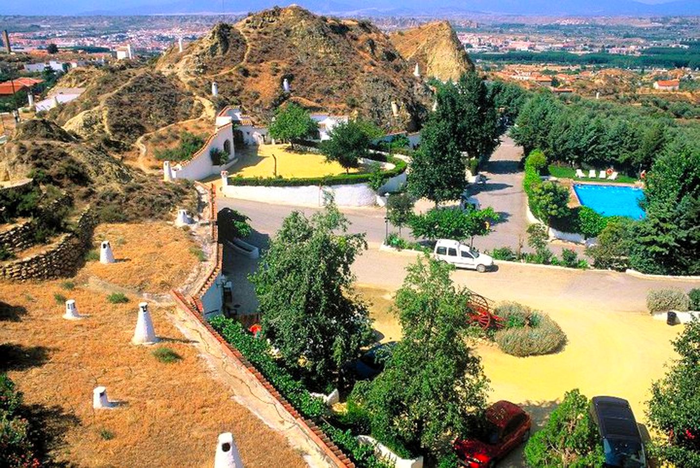 Romantic Cave Getaway with a Jacuzzi near Granada, Spain