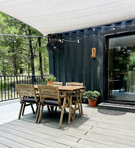 Containers (United States of America, Eustace, Texas)