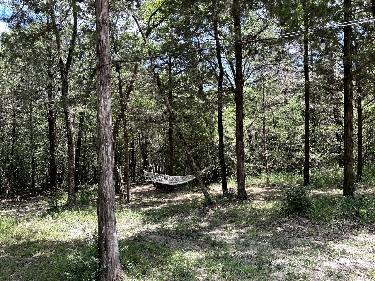 Romantic Container with Jacuzzi Great for a Couples Retreat in Texas