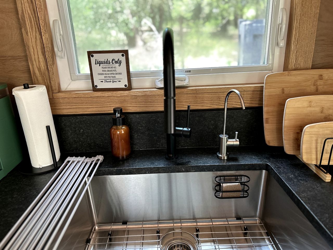 Romantic Container with Jacuzzi Great for a Couples Retreat in Texas