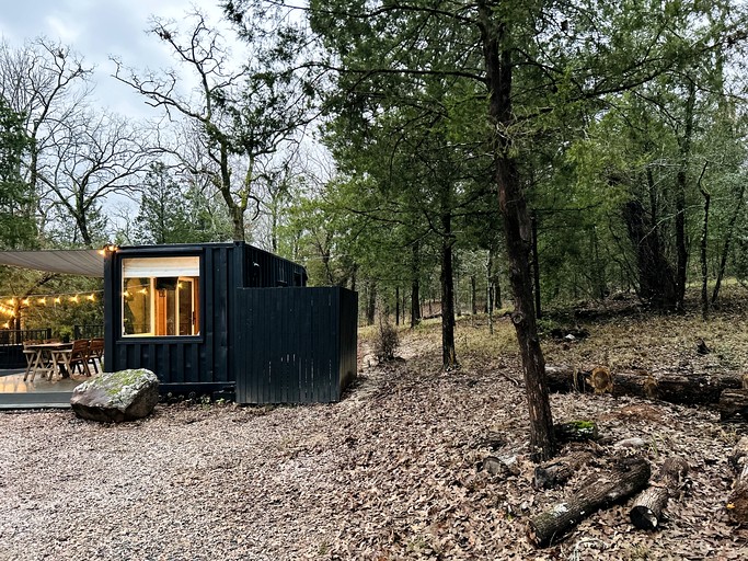 Containers (United States of America, Eustace, Texas)