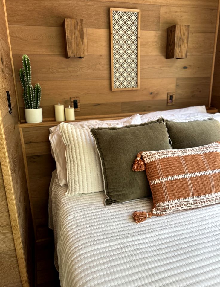 Romantic Container with Jacuzzi Great for a Couples Retreat in Texas