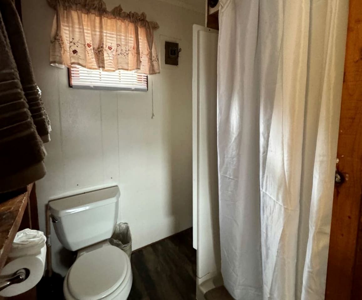 Romantic Studio Cottage on the Shores of Harvey Lake near Concord, New Hampshire