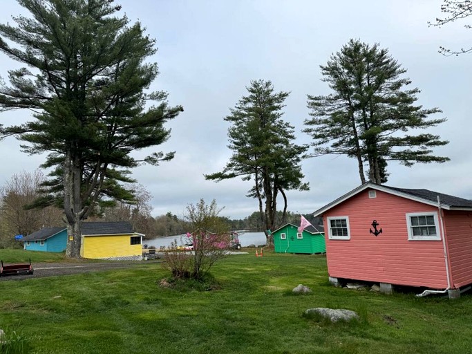 Cottages (United States of America, Northwood, New Hampshire)