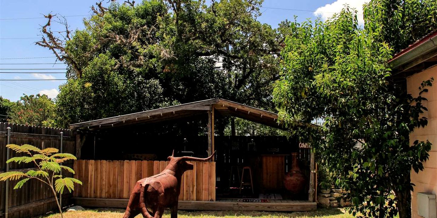 Romantic Cottage for Two in Texas Hill Country