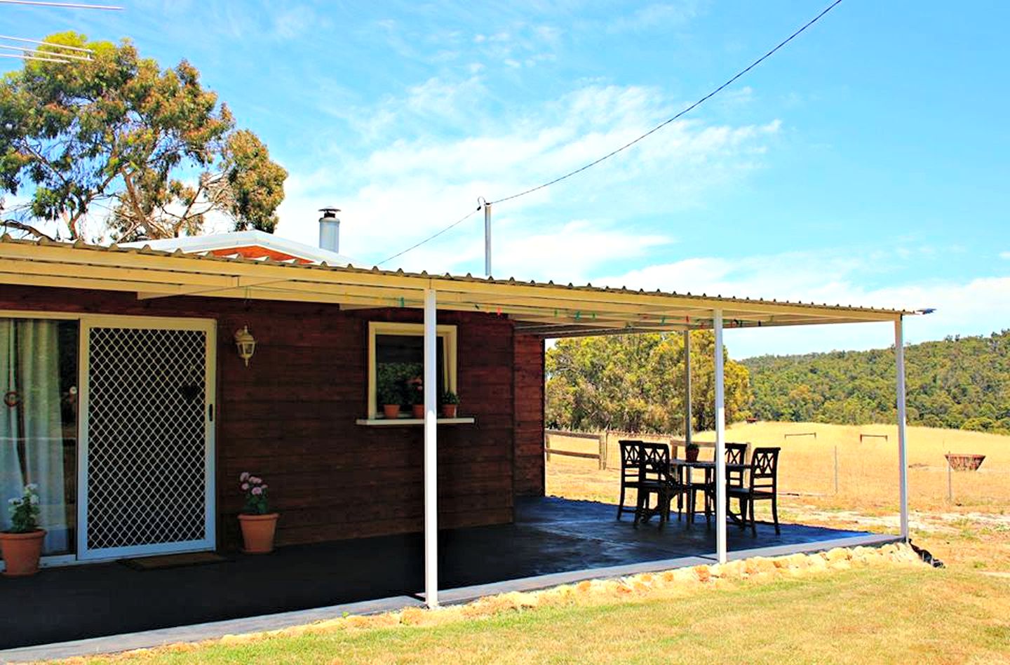 Glen Mervyn Lodge, Cottages 55229, Mumballup, Australia Glamping Hub