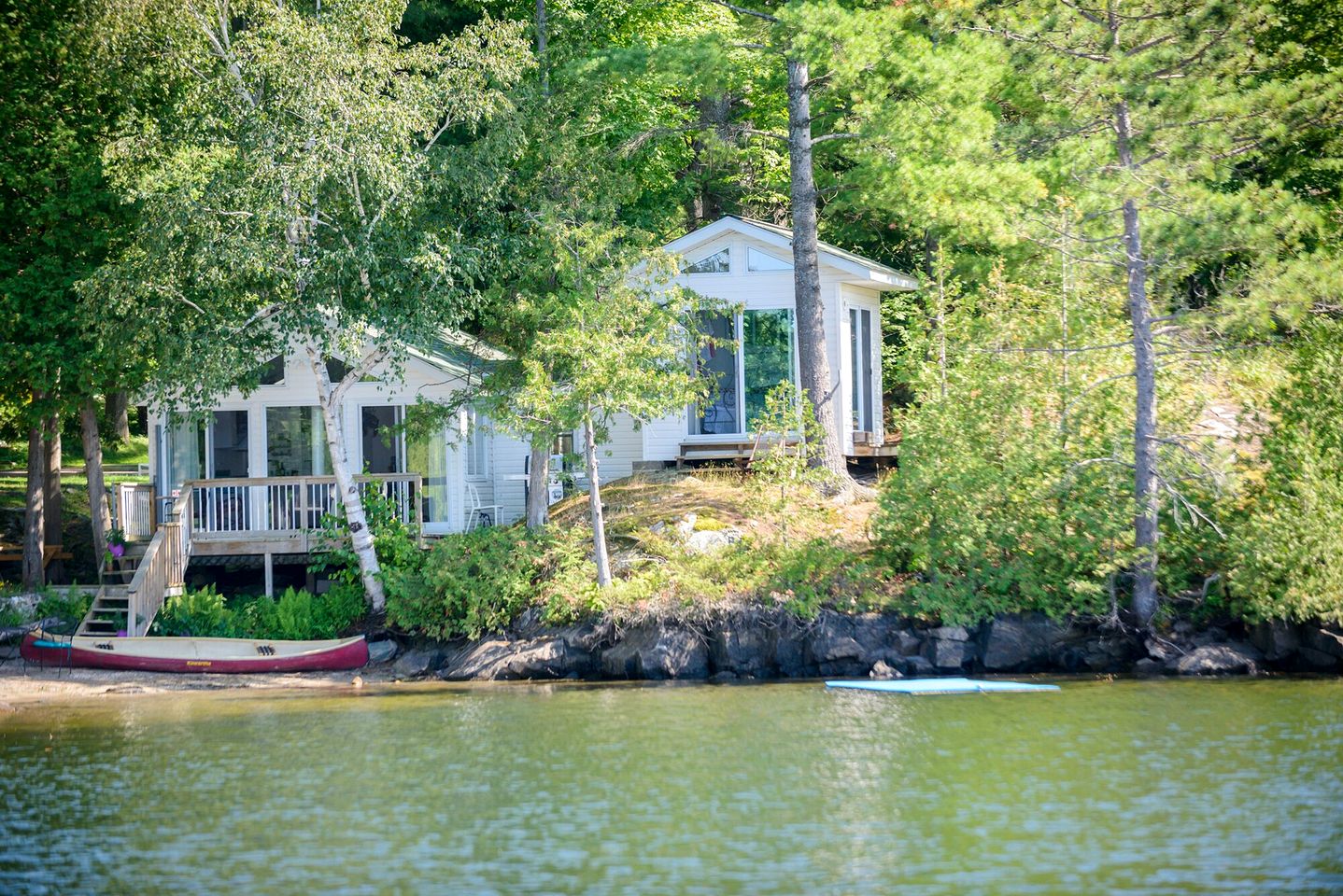 Romantic Cottage Rental for Couples on a Resort with Lake Views near Ottawa, Ontario