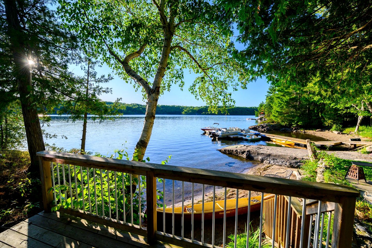Romantic Cottage Rental for Couples on a Resort with Lake Views near Ottawa, Ontario