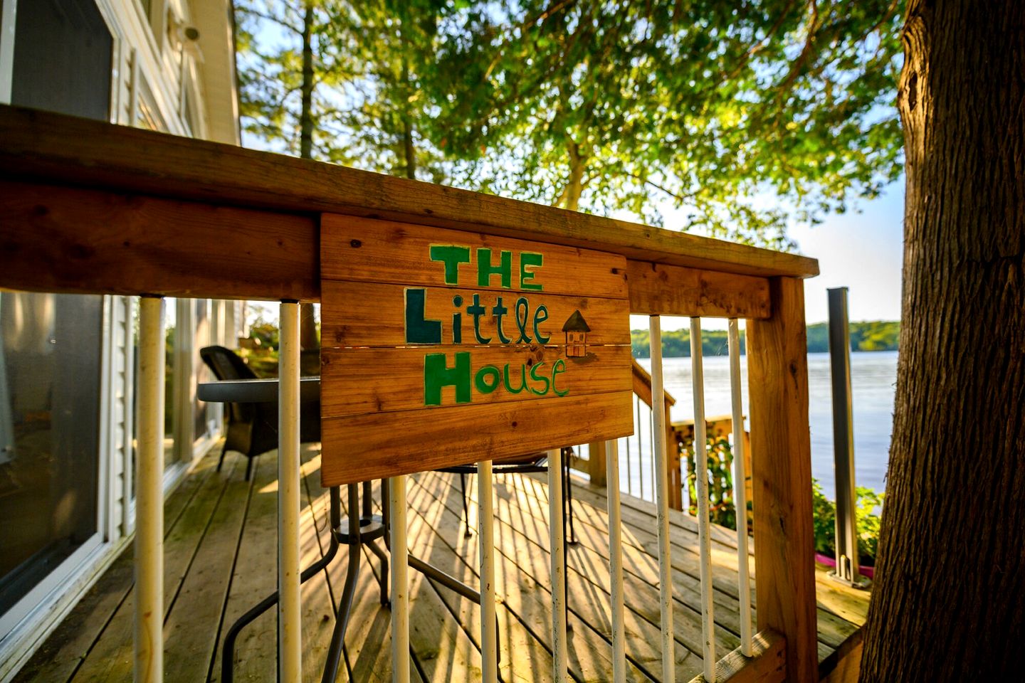 Romantic Cottage Rental for Couples on a Resort with Lake Views near Ottawa, Ontario