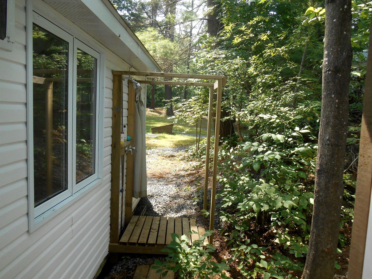 Romantic Cottage Rental for Couples on a Resort with Lake Views near Ottawa, Ontario