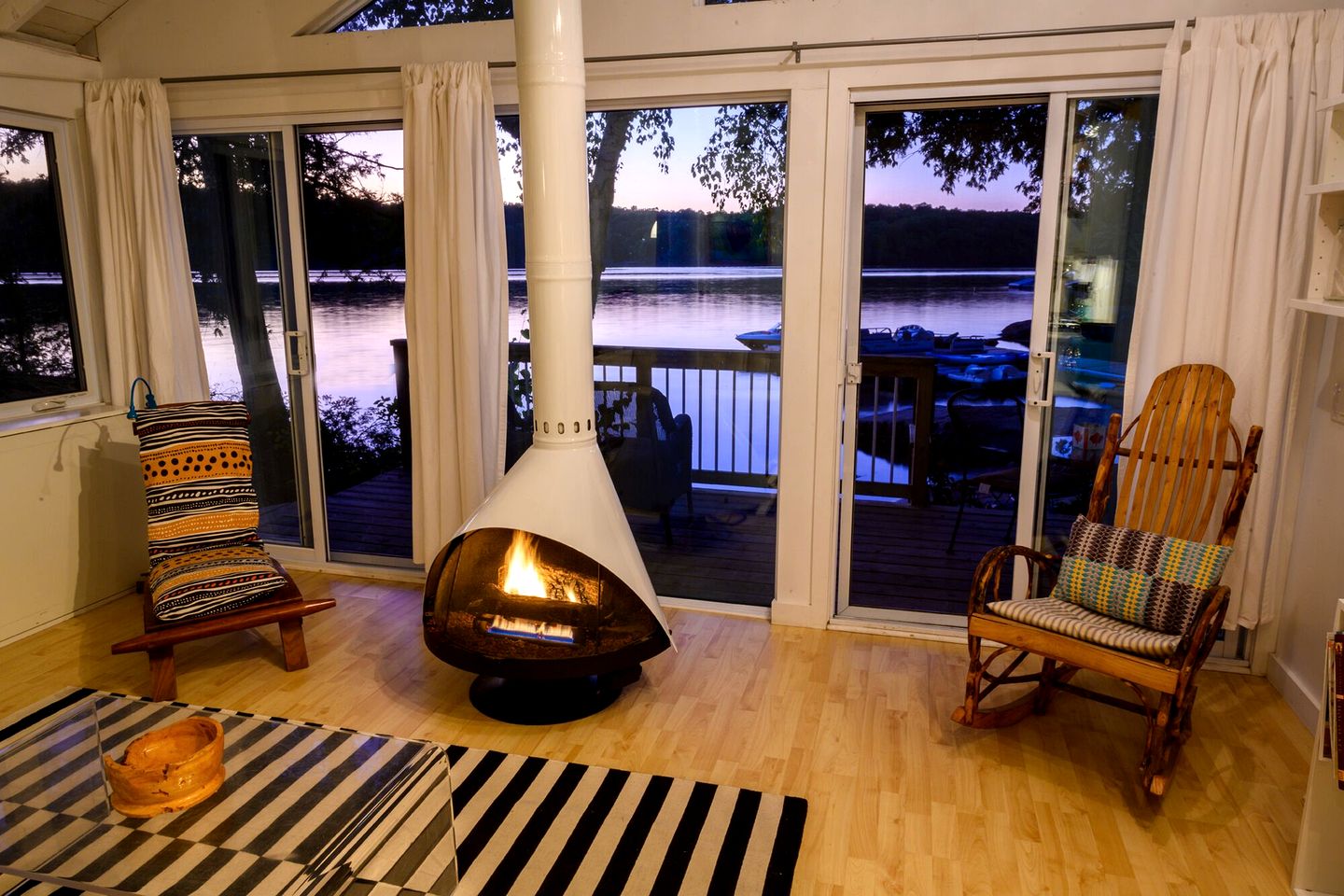 Romantic Cottage Rental for Couples on a Resort with Lake Views near Ottawa, Ontario