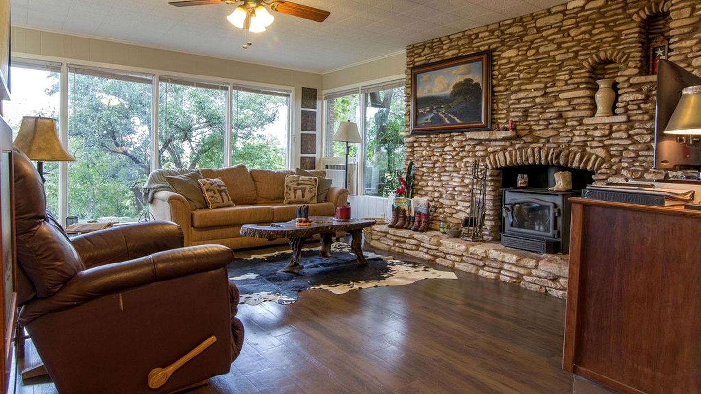 Romantic Luxury Cottage Rental for Two with Fireplace in Texas Hill Country