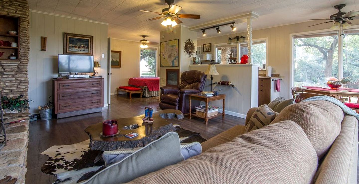 Romantic Luxury Cottage Rental for Two with Fireplace in Texas Hill Country