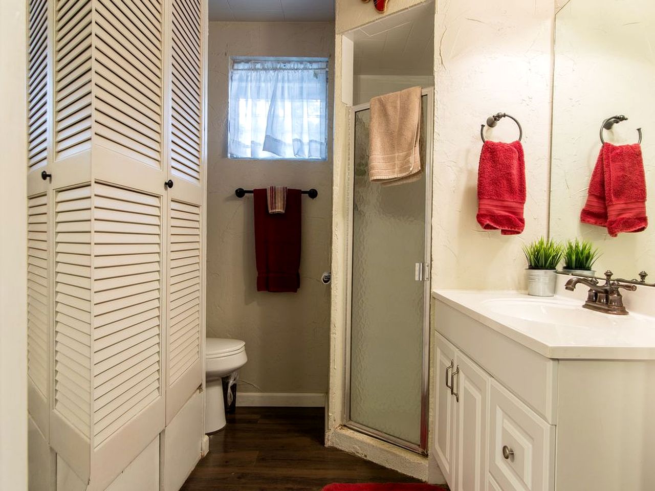 Romantic Luxury Cottage Rental for Two with Fireplace in Texas Hill Country