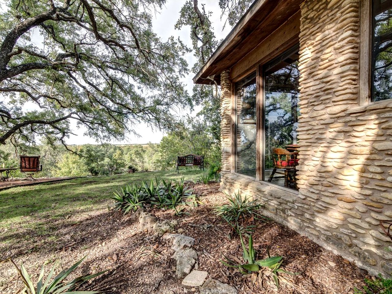 Romantic Luxury Cottage Rental for Two with Fireplace in Texas Hill Country