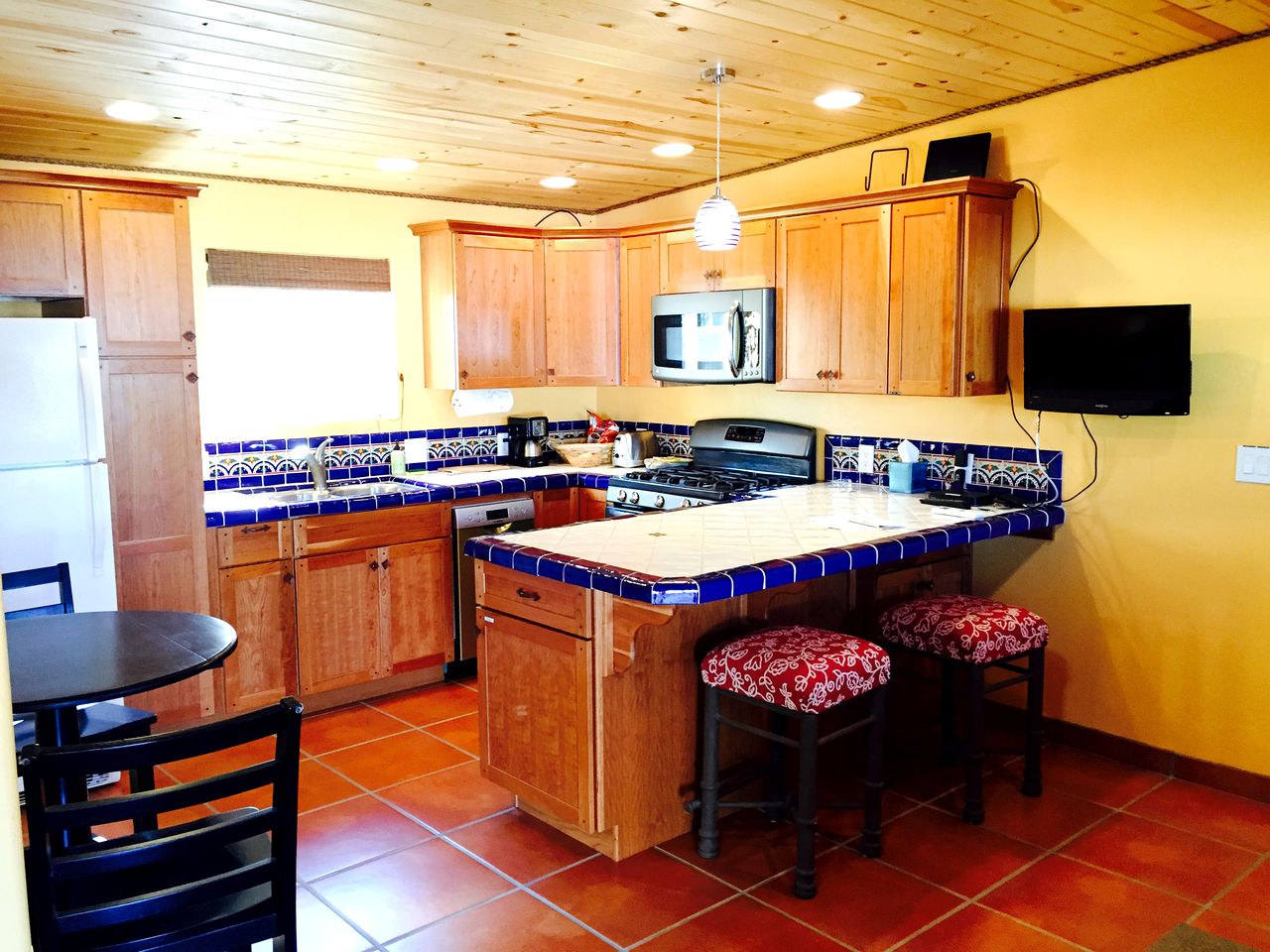 Romantic Cottage Rental with Catalina Mountain Views near Tucson, Arizona
