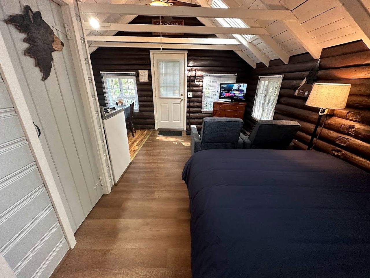 Romantic Cottage Retreat for Couples near Lincolnville, Maine