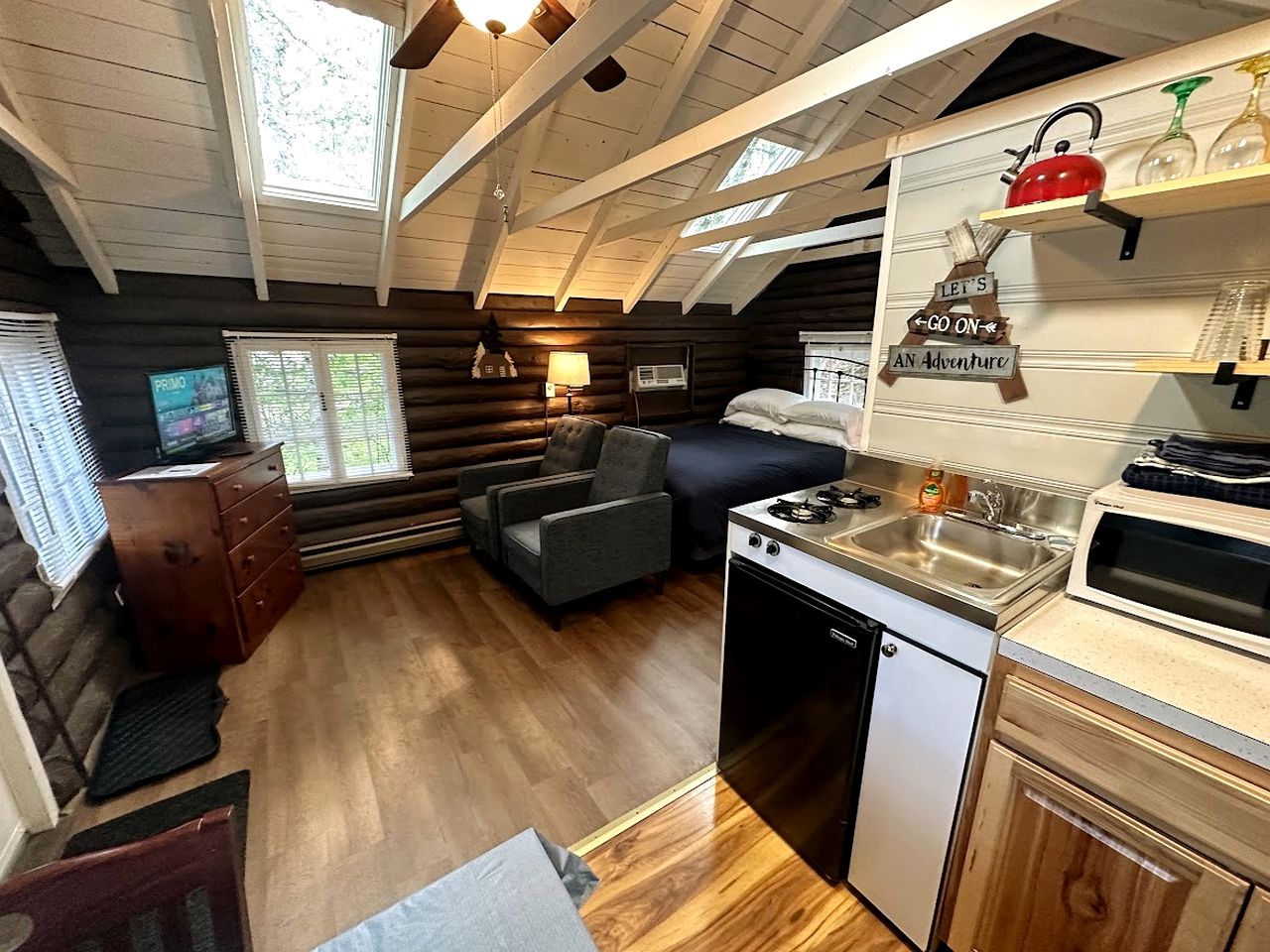 Romantic Cottage Retreat for Couples near Lincolnville, Maine