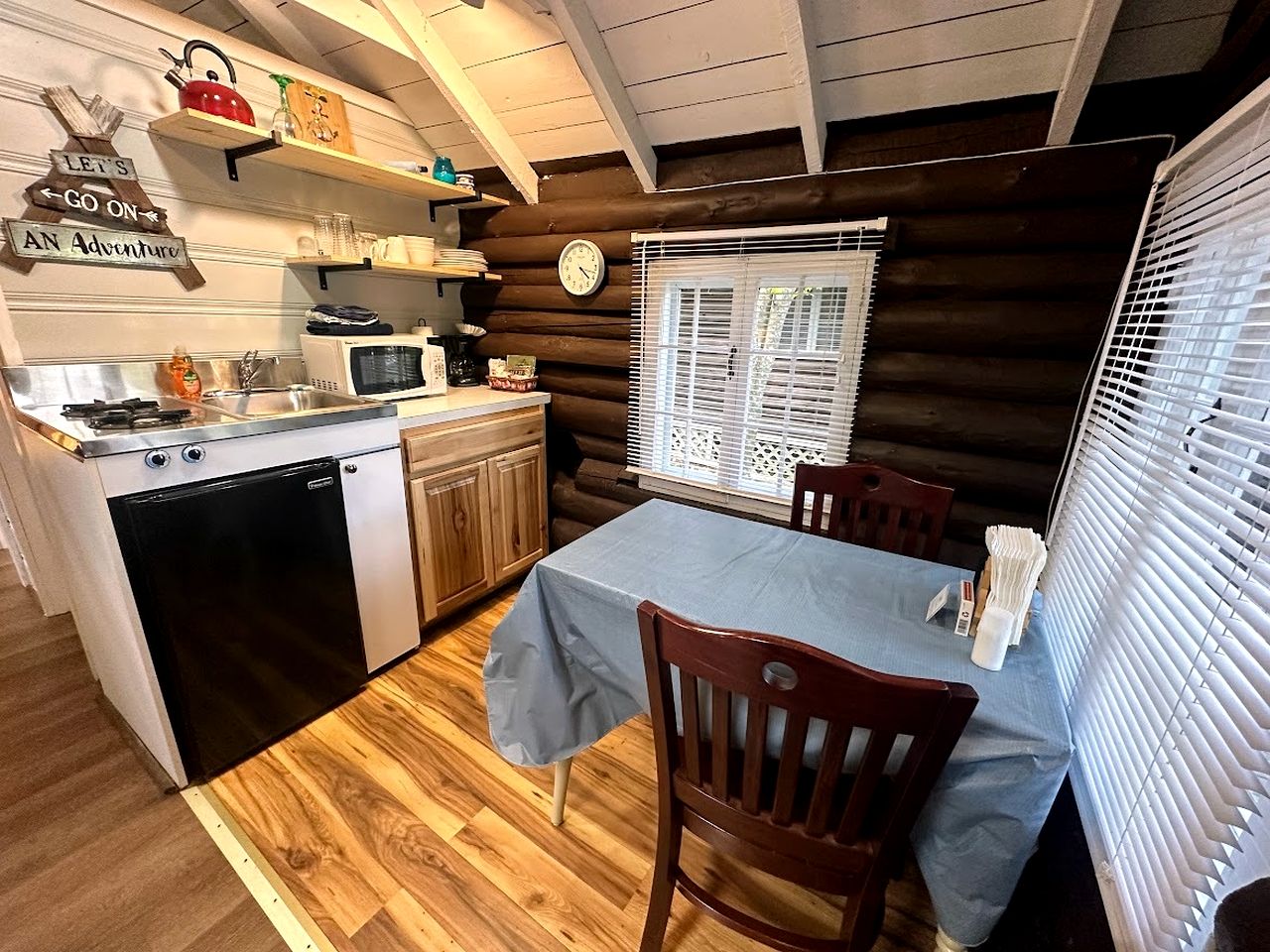 Romantic Cottage Retreat for Couples near Lincolnville, Maine