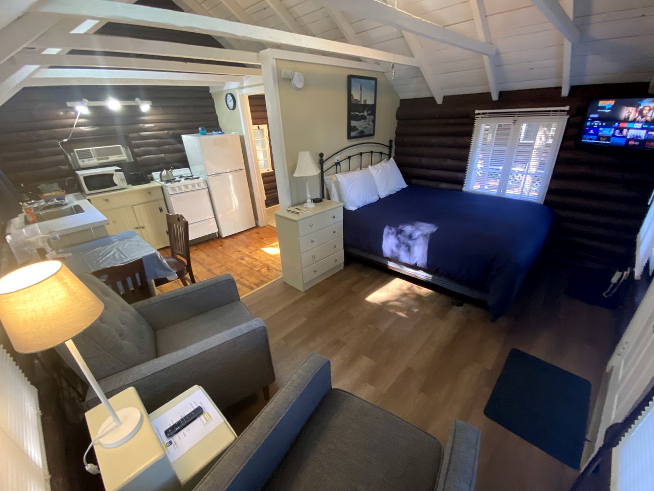 Private Cottage for Romantic Vacations near West Penobscot Bay, Maine