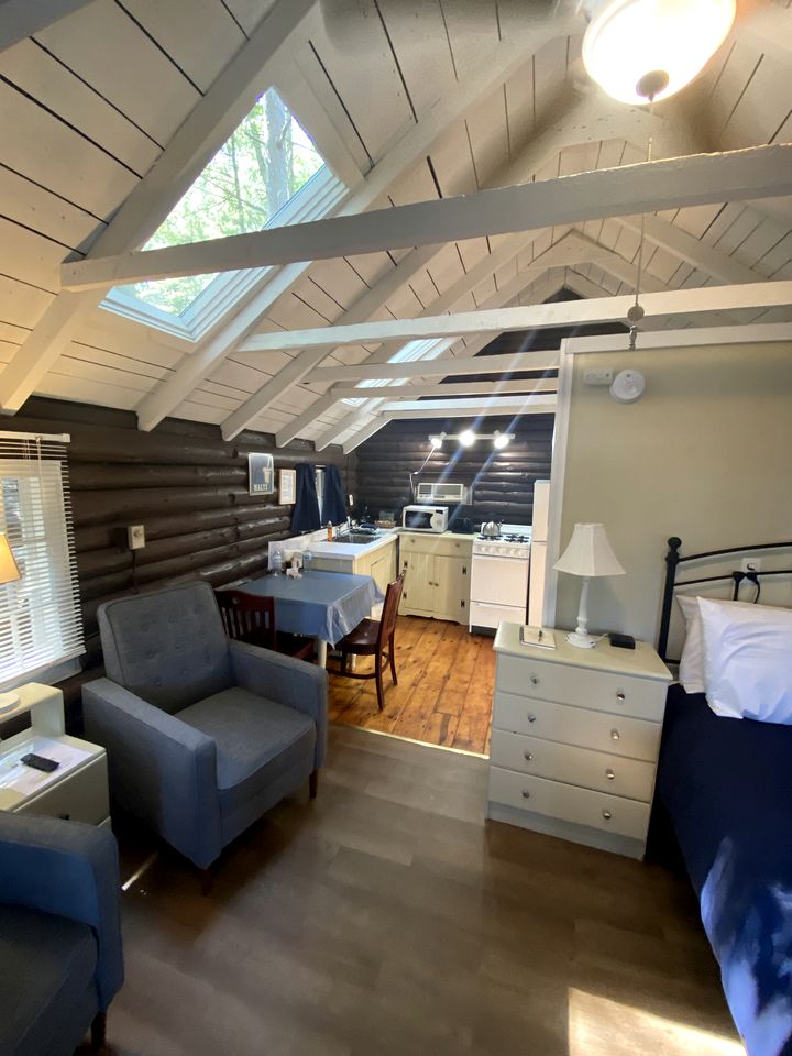 Private Cottage for Romantic Vacations near West Penobscot Bay, Maine