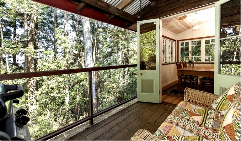 Cottages (Mount Glorious, Queensland, Australia)