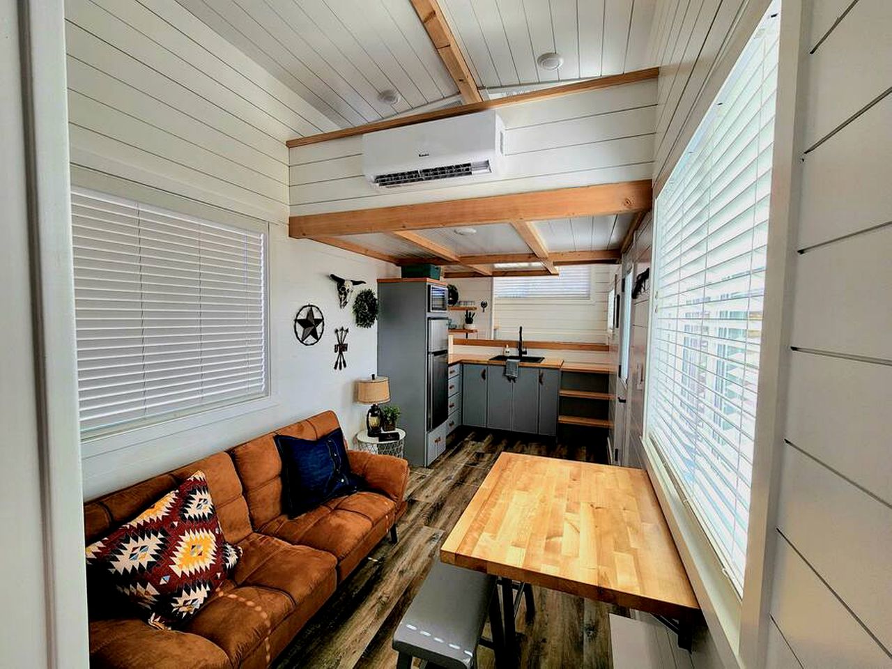 Love Under the Stars: Romantic Escape in a Tennessee Tiny House for Two