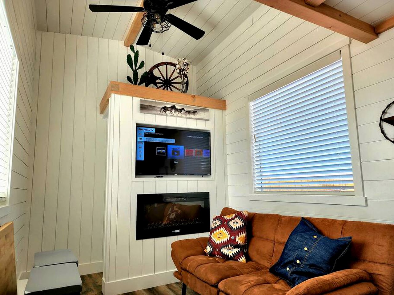 Love Under the Stars: Romantic Escape in a Tennessee Tiny House for Two