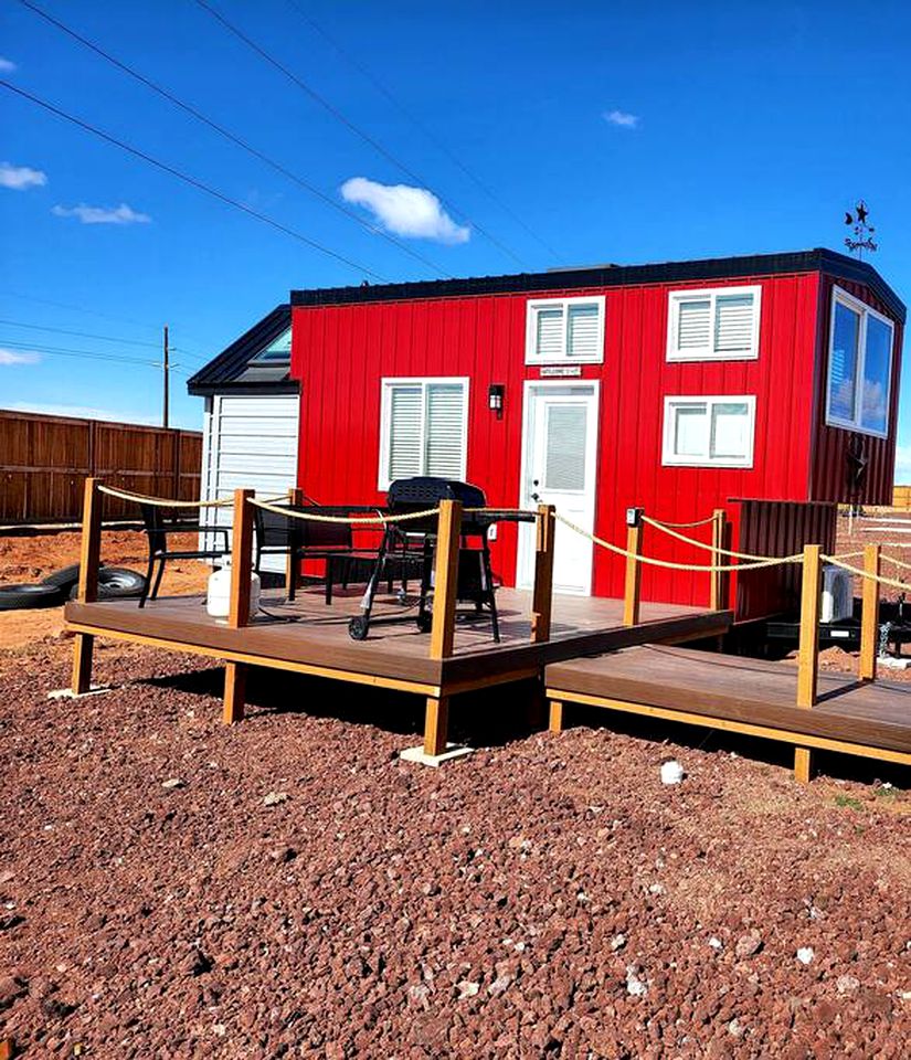 Love Under the Stars: Romantic Escape in a Tennessee Tiny House for Two