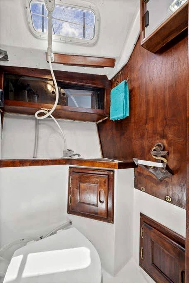 Picturesque Equipped Boat Rental Incredible for a Relaxing Getaway in Florida