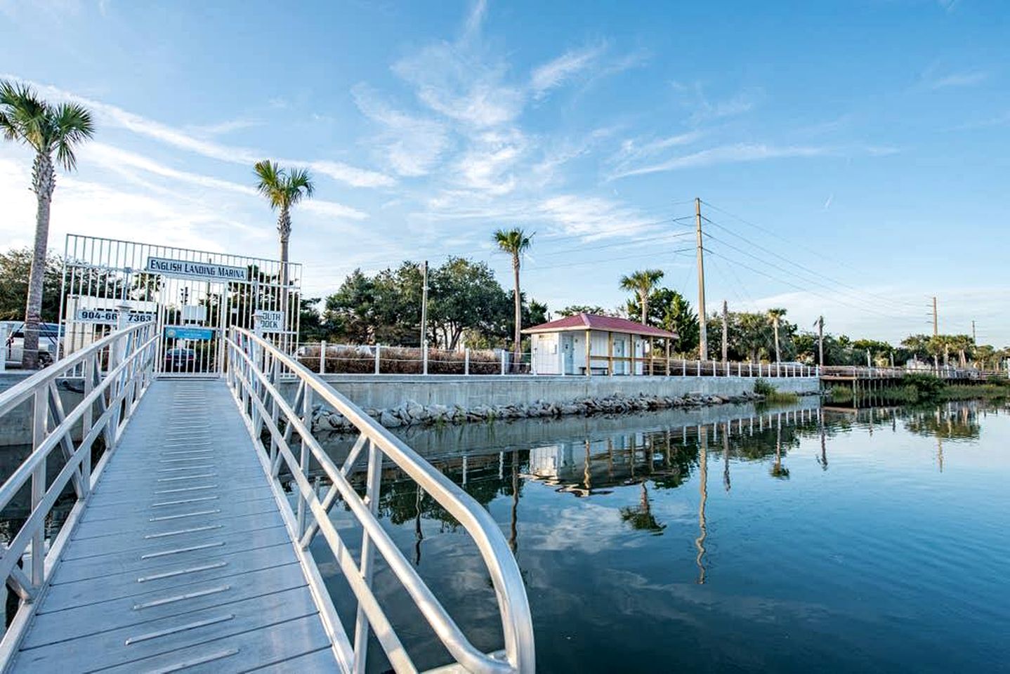 Picturesque Equipped Boat Rental Incredible for a Relaxing Getaway in Florida