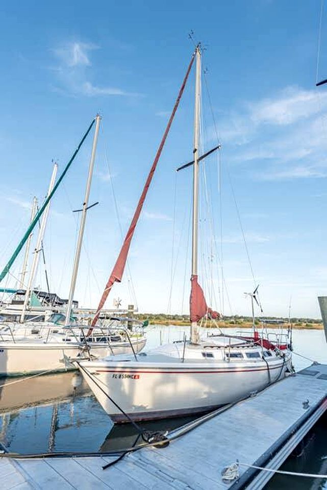Picturesque Equipped Boat Rental Incredible for a Relaxing Getaway in Florida
