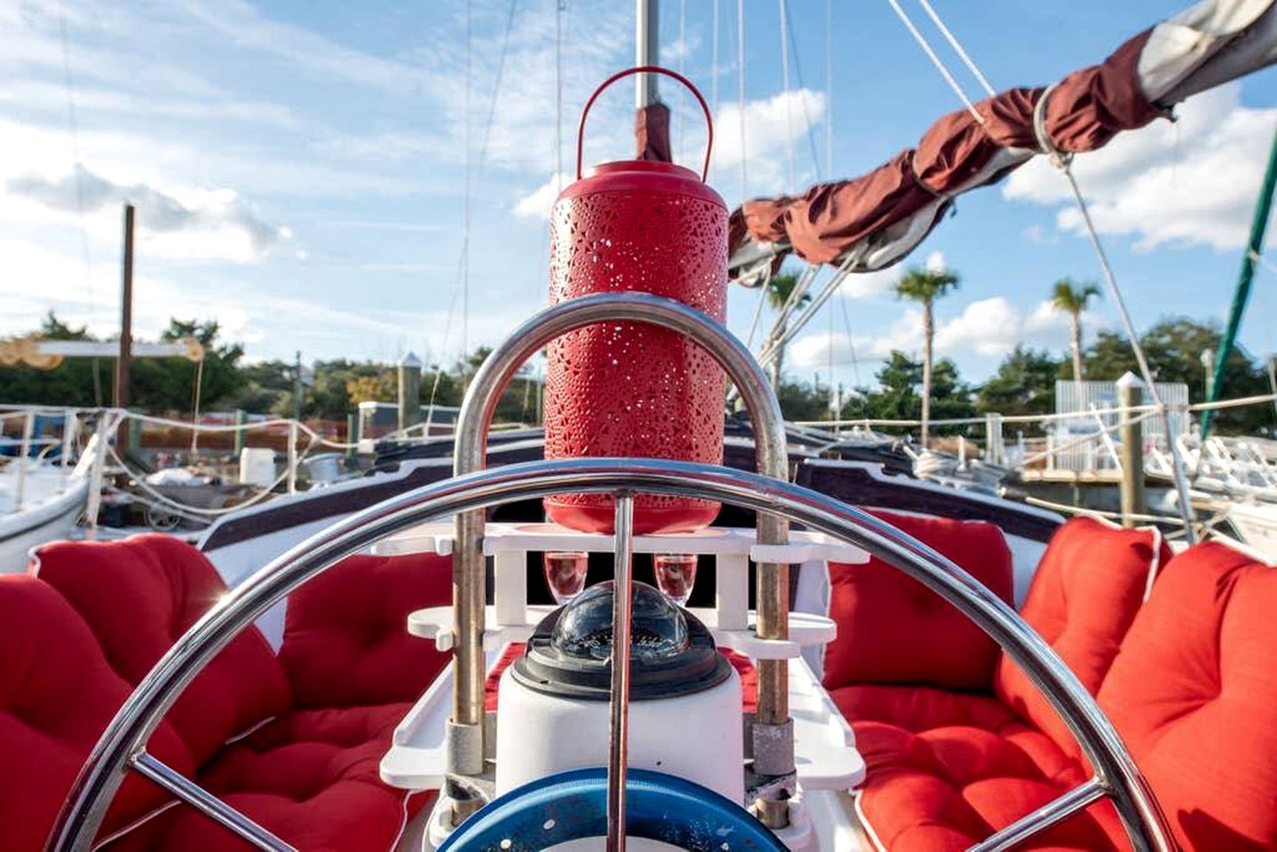 Picturesque Equipped Boat Rental Incredible for a Relaxing Getaway in Florida