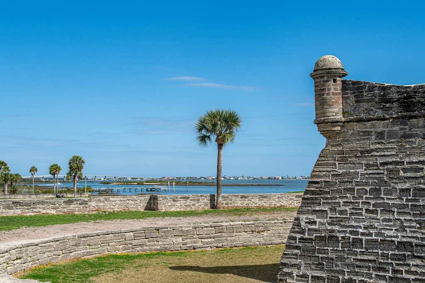 Picturesque Equipped Boat Rental Incredible for a Relaxing Getaway in Florida