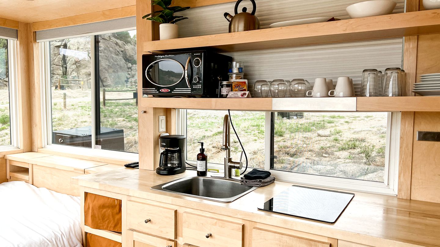 Romantic Escapes to the Heart of Colorado in this Cozy, Pet-Friendly Tiny House