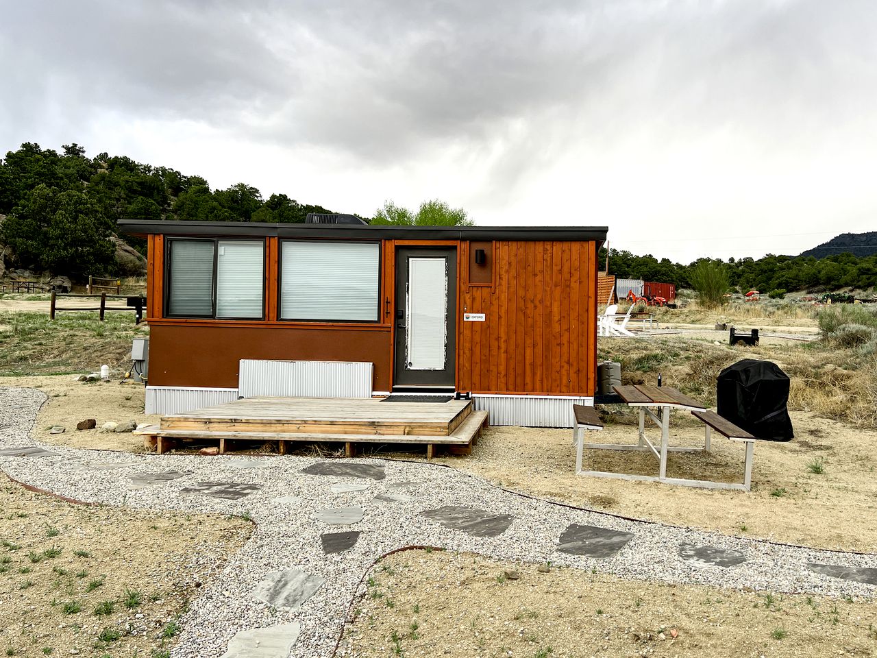 Romantic Escapes to the Heart of Colorado in this Cozy, Pet-Friendly Tiny House