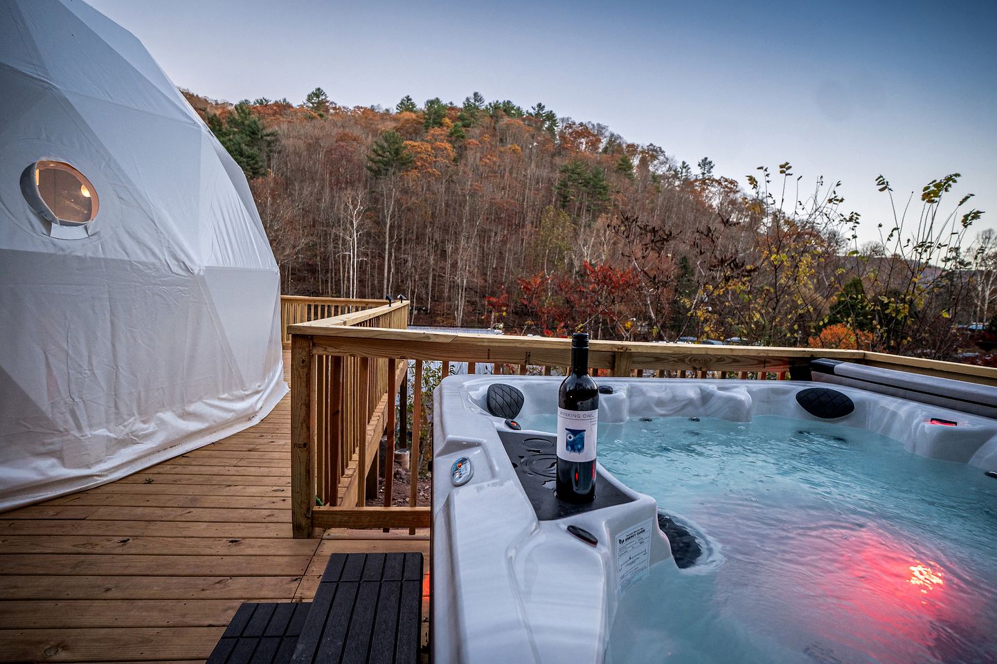 Romantic Geodesic Dome with Hot Tub, Perfect for Stargazing in Pipestem, West Virginia