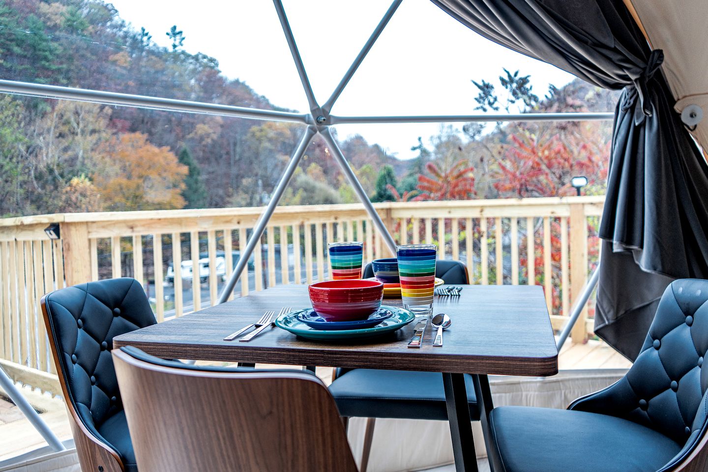 Romantic Geodesic Dome with Hot Tub, Perfect for Stargazing in Pipestem, West Virginia