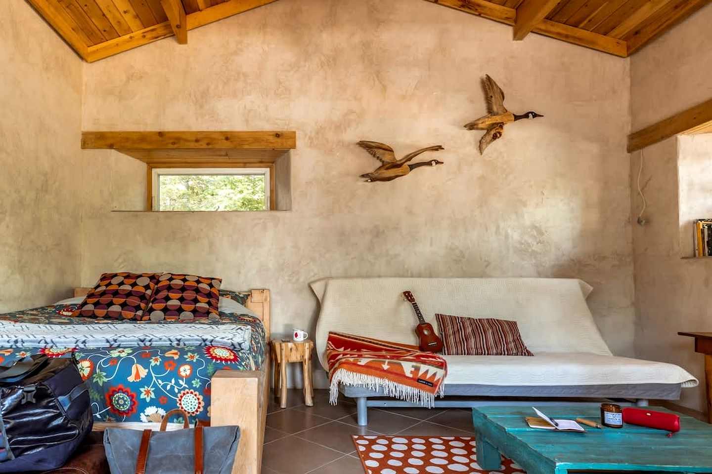 Cozy Handcrafted Hut for a Romantic Getaway near Montreal in Harrington, Quebec