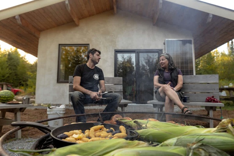 Huts (Canada, Harrington, Quebec)