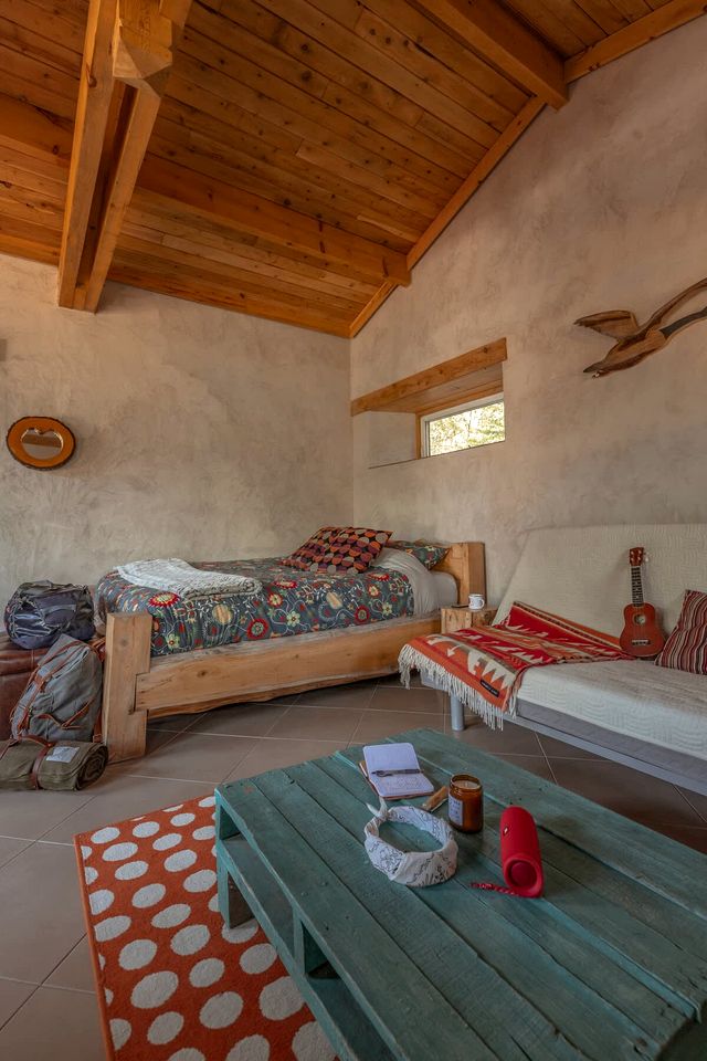 Cozy Handcrafted Hut for a Romantic Getaway near Montreal in Harrington, Quebec