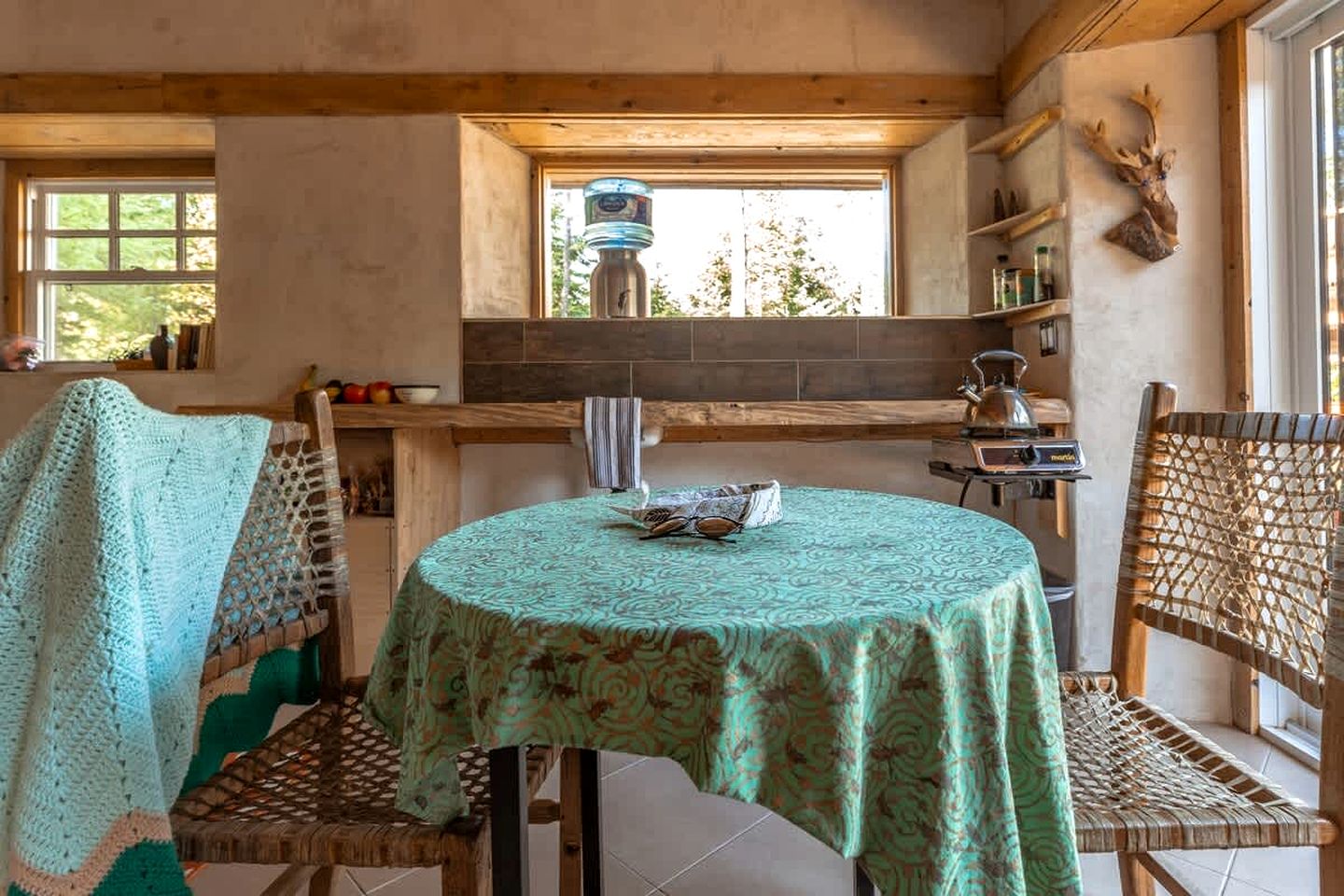 Cozy Handcrafted Hut for a Romantic Getaway near Montreal in Harrington, Quebec