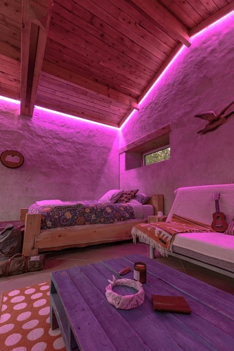 Huts (Canada, Harrington, Quebec)