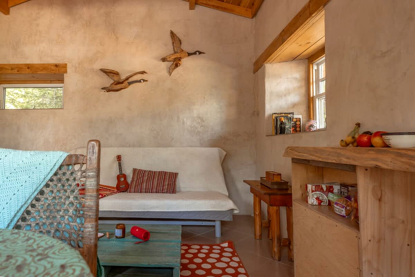 Cozy Handcrafted Hut for a Romantic Getaway near Montreal in Harrington, Quebec