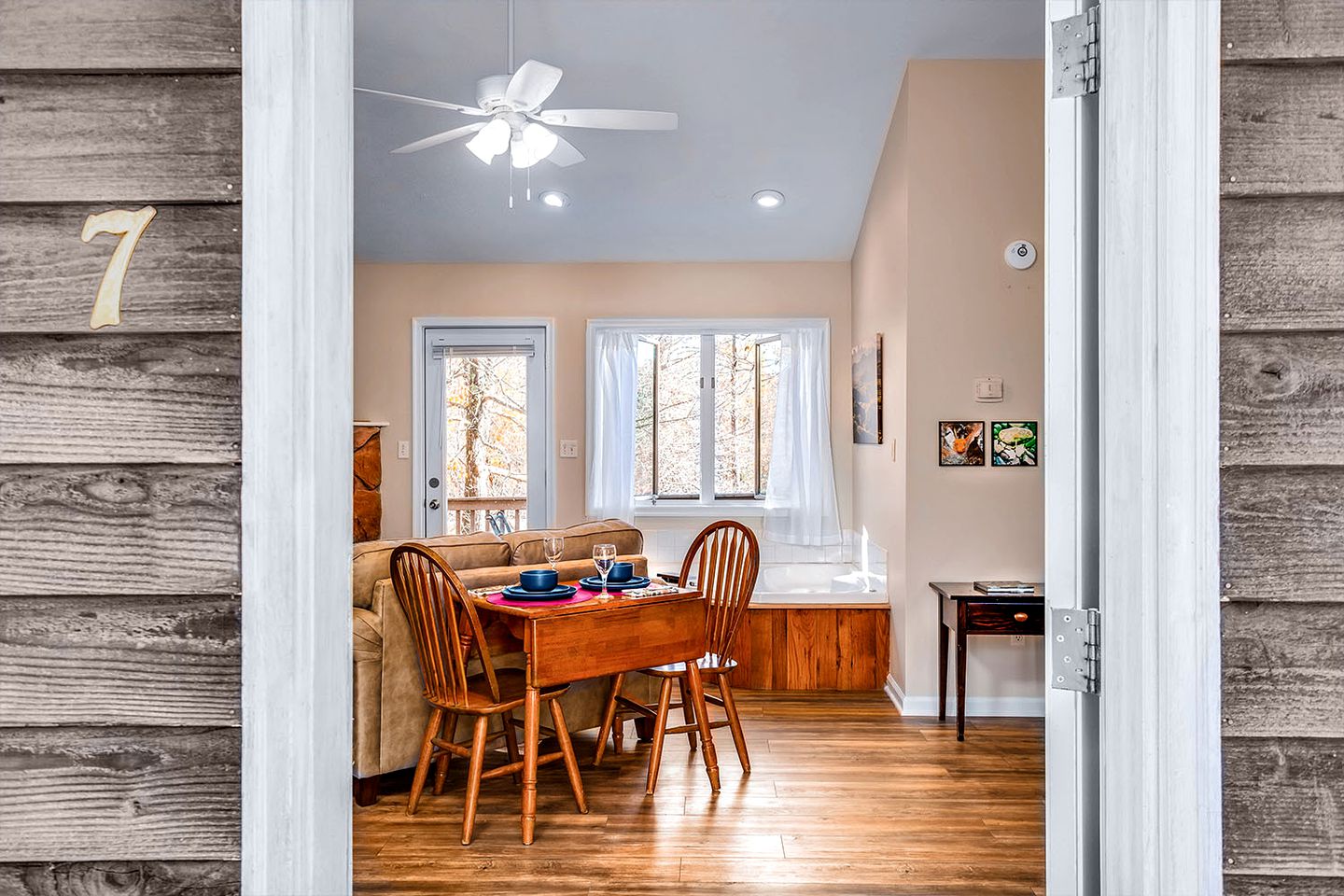 Romantic Glamping Getaway in Love, Virginia's Natural Beauty