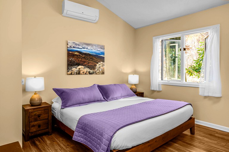 Cabins (United States of America, Love, Virginia)