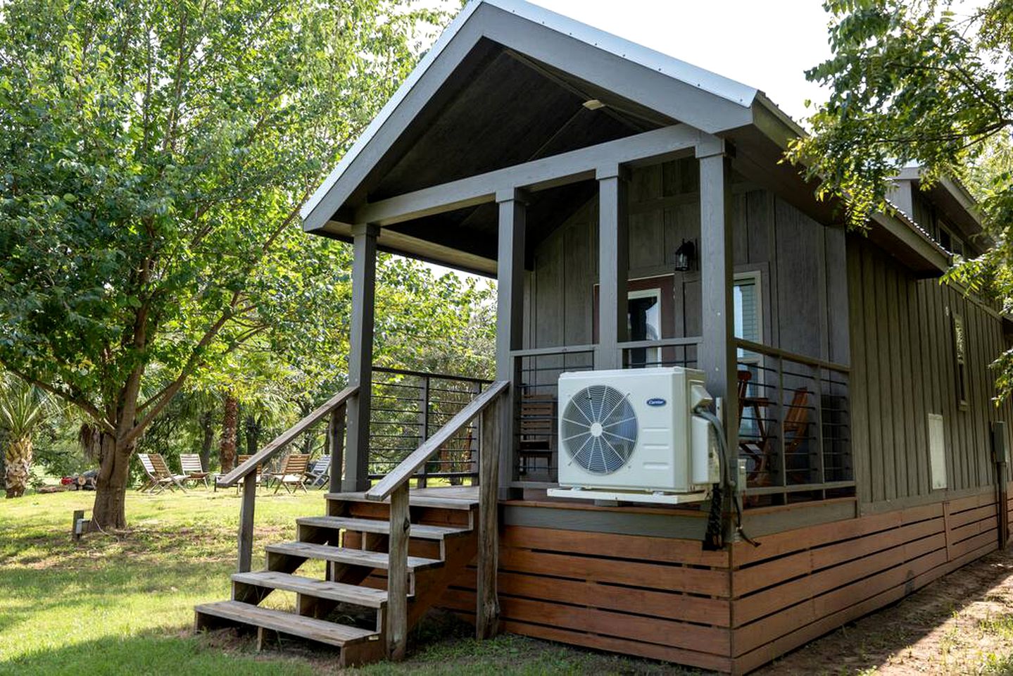 Romantic Hideaway: Glamping Bliss in a Texas Cabin near Lake Bridgeport