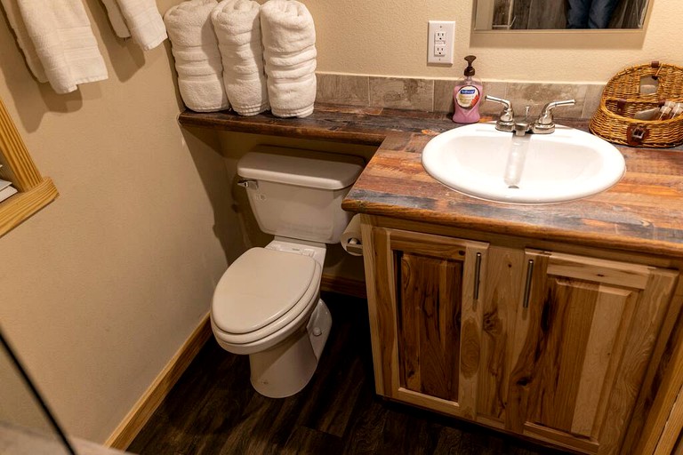 Cabins (United States of America, Chilton, Texas)