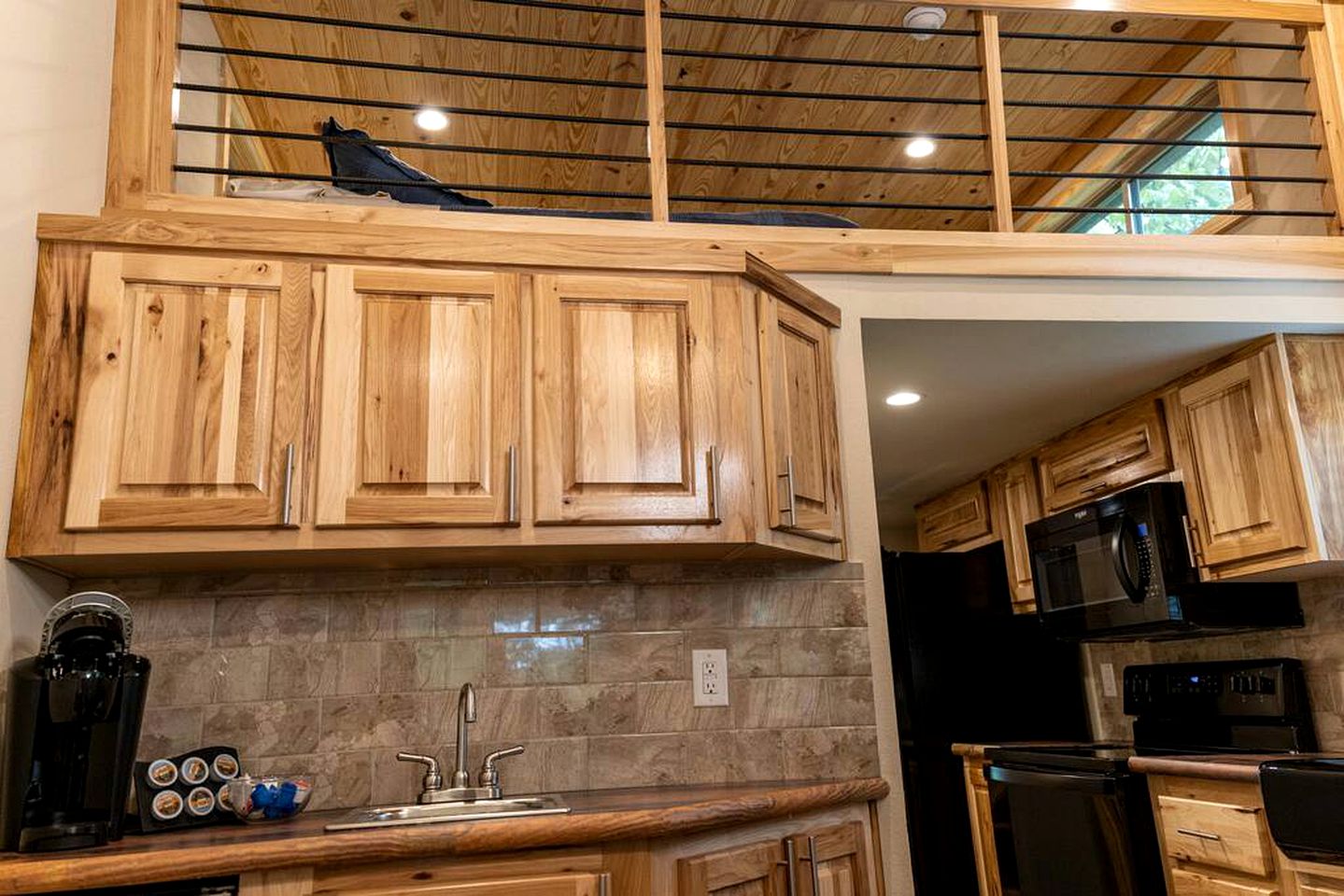 Romantic Hideaway: Glamping Bliss in a Texas Cabin near Lake Bridgeport