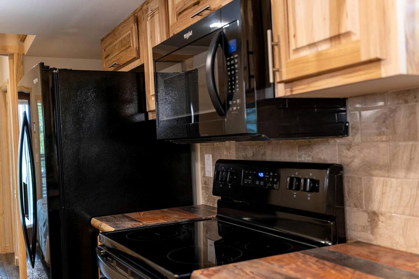 Romantic Hideaway: Glamping Bliss in a Texas Cabin near Lake Bridgeport